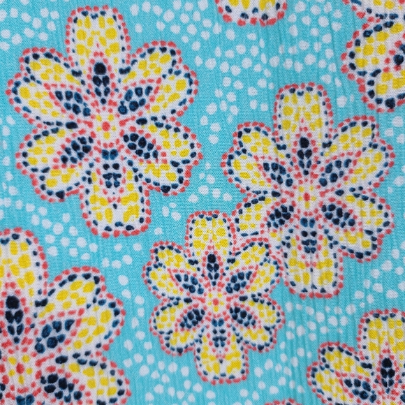 Crown & Ivy Retro Floral Print Shift Dress 8 - Picture 2 of 9